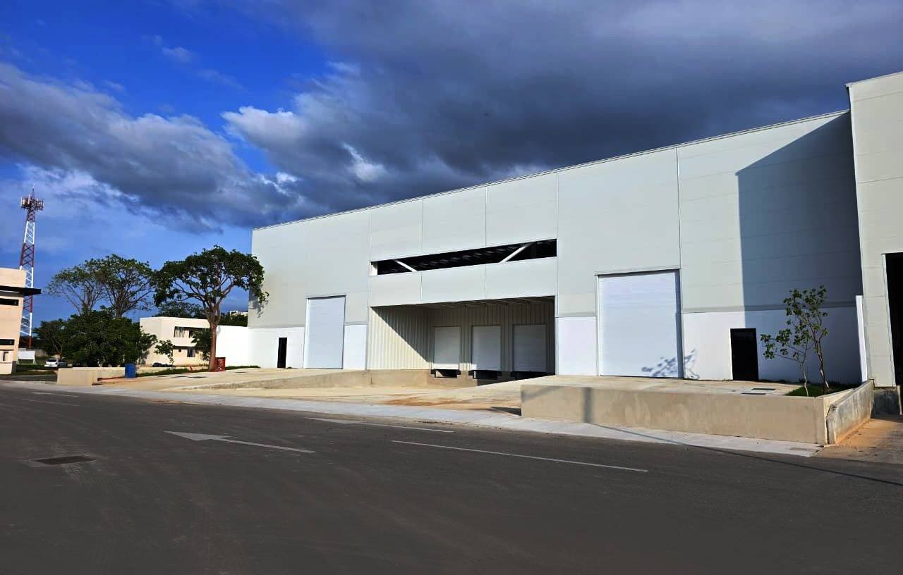 RENTA Y VENTA DE NAVES INDUSTRIALES 12 3 4 y 17 18 2 | Castelli Park